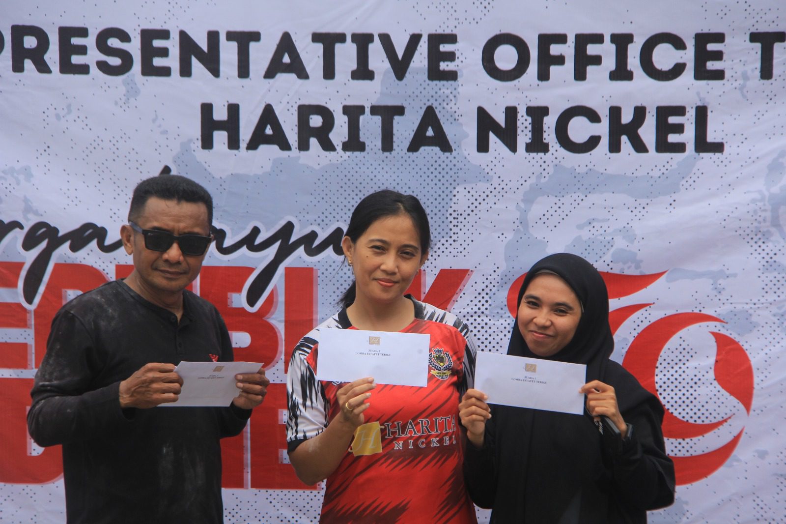 Penerimaan hadiah lomba