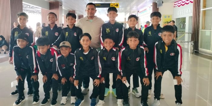 Foto bersama Pelaatih dan Pemain SSB IM ternate U12.jpeg