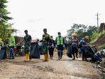 Aksi bersi-berish lingkungan Karyawan PT Harita Nickel dengan masyarakat Desa Kawasi, Pulau Obi